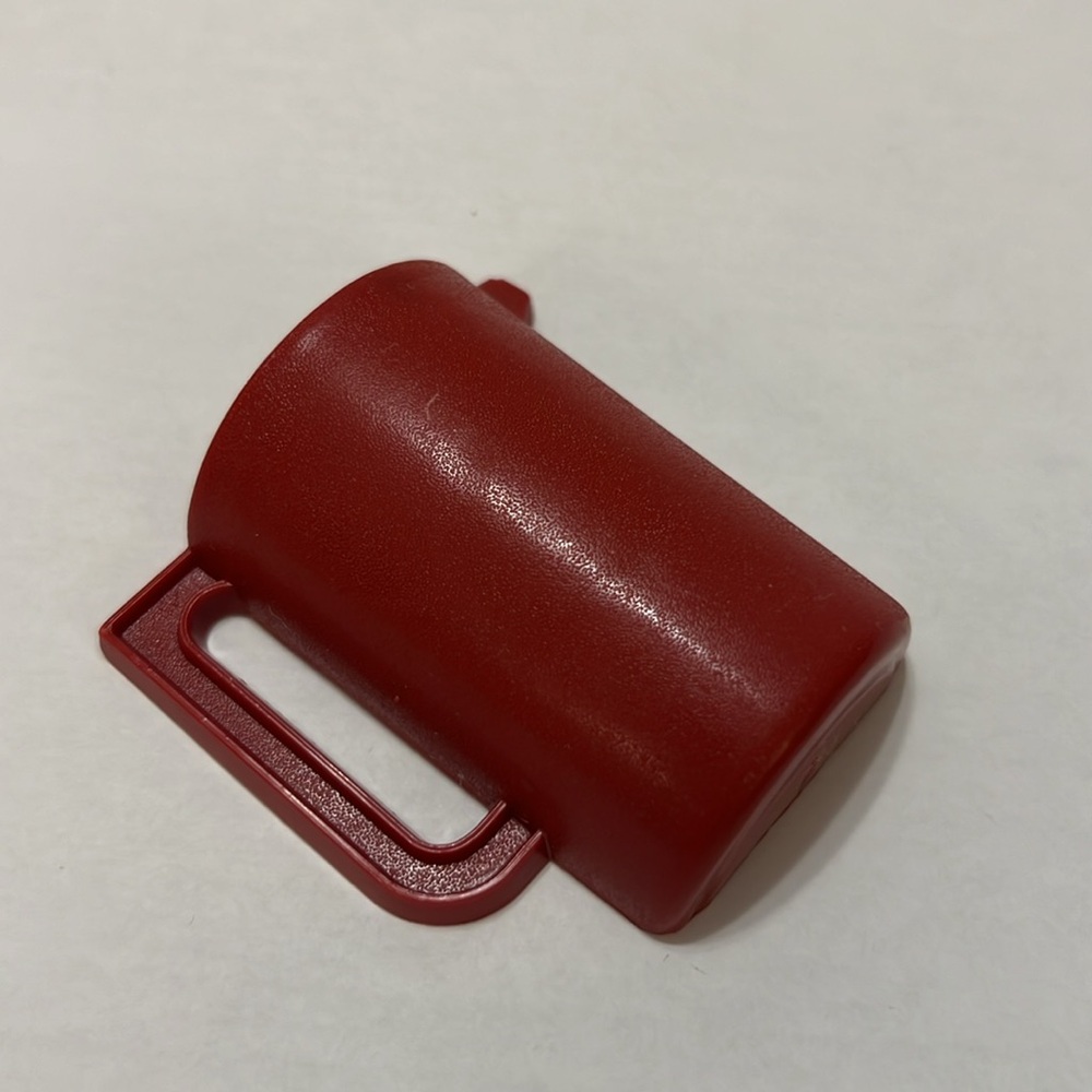 Tupperware Gallon Pitcher Magnet